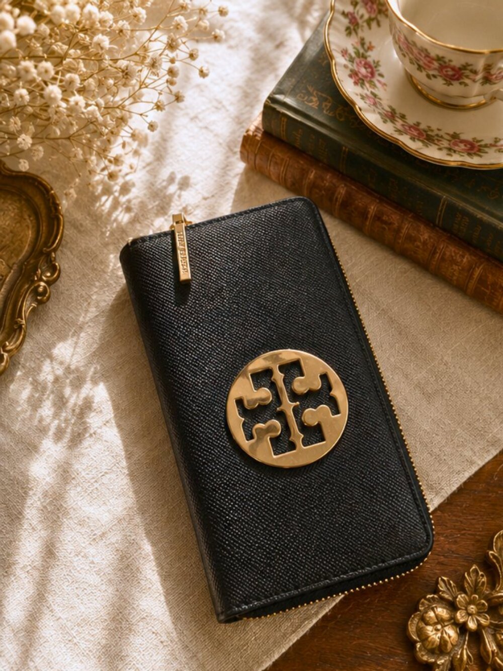 Authentic Tory Burch Classic Zip-Around Continental Wallet